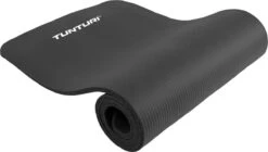 Tunturi Fitnessmat - Yogamat - Sportmat Gemaakt Van Zacht NBR Materiaal - 180 X 60 X 1,5cm - Zwart - Incl. Gratis Fitness App