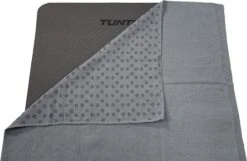 Tunturi Silicone Yoga Handdoek Met Anti Slip - Incl. Draagtas - Grijs 25 Tunturi Silicone Yoga Handdoek Met Anti Slip - Incl. Draagtas - Grijs -Tunturi 1200x781 2