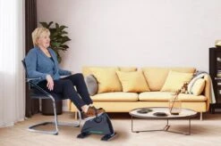 Tunturi Cardio Fit M50 Mobiliteitstrainer - Elektrische Stoelfiets - Bevorderd Revalidatie En Bloedcirculatie - Gemotoriseerd - Arm En Beentrainer - Voor Senioren -Tunturi 1200x798