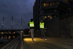 Tunturi Armband - Set Van 2 Stuks - LED - Hardloop Verlichting - Led Armband Hardlopen - Hardloop Lampjes - Rood -Tunturi 1200x800 3