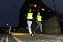 Tunturi Armband - Set Van 2 Stuks - LED - Hardloop Verlichting - Led Armband Hardlopen - Hardloop Lampjes - Rood -Tunturi 1200x800 4